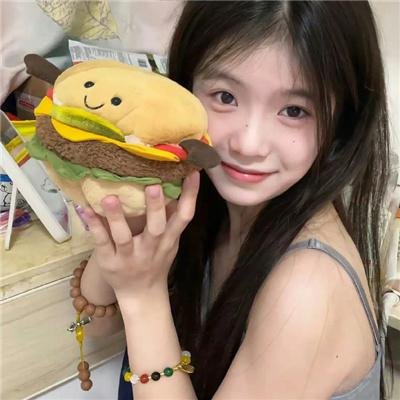 伴游女王